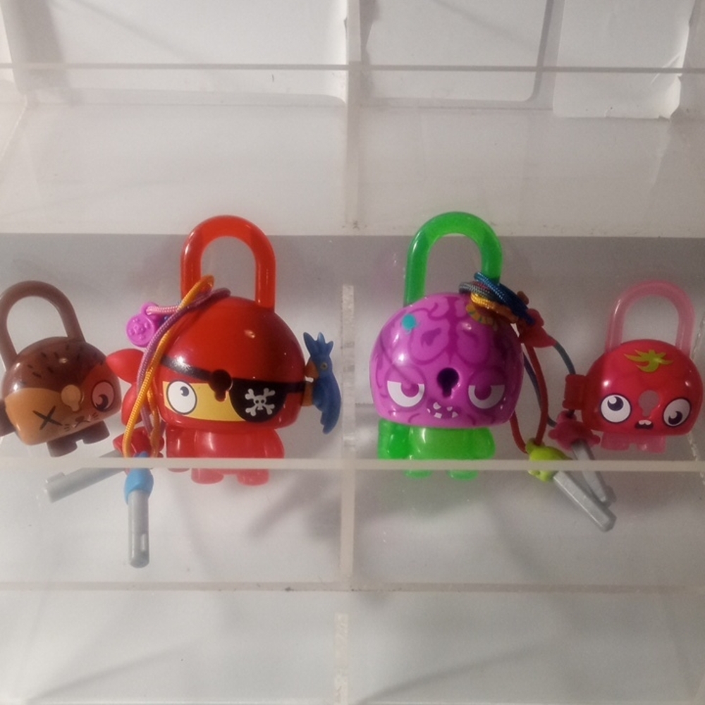 🌟 Rare Hasbro Set Of 4 Lock Stars! Boho Bag Charms & Mini Pals Lot